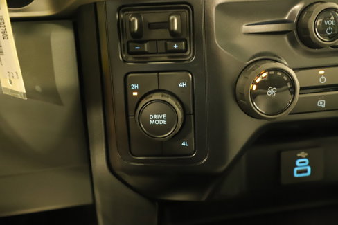 Used 2025 Ford F250 Lariat image 4
