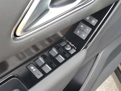 New 2026 Land Rover Range Rover Velar Dynamic SE image 9