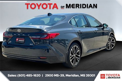 Used 2025 Toyota Camry XLE image 11