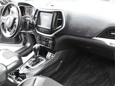 Used 2018 Jeep Cherokee Latitude Plus image 29