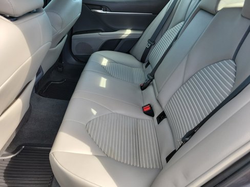 Used 2022 Toyota Camry SE image 16