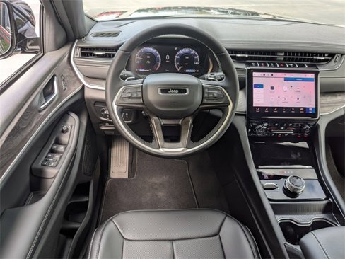 New 2025 Jeep Grand Cherokee L Limited w/ Luxury Tech Group II image 27