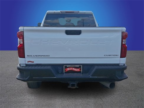 Used 2024 Chevrolet Silverado 2500 Custom w/ Custom Value Package image 5