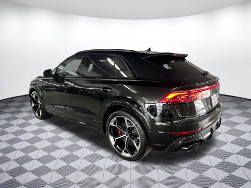 New 2025 Audi RS Q8 performance image 3