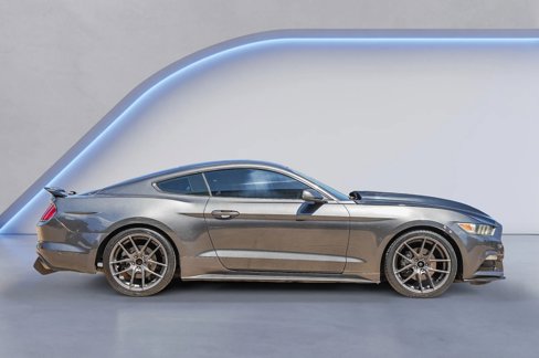 Used 2017 Ford Mustang Coupe image 9