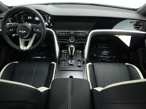 New 2025 Bentley Flying Spur Plug-In Hybrid image 13