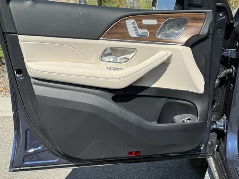 New 2026 Mercedes-Benz GLS 450 4MATIC image 16