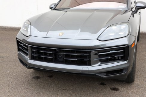 Used 2024 Porsche Cayenne Coupe image 46