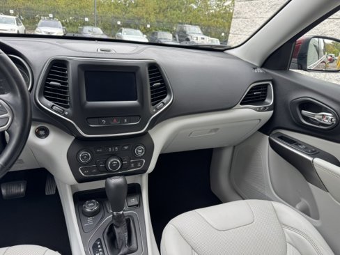 Used 2020 Jeep Cherokee Latitude Lux w/ Quick Order Package 26H Lux image 23