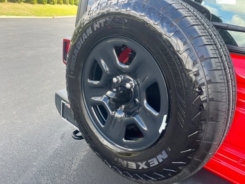 Used 2025 Jeep Wrangler Sport image 16