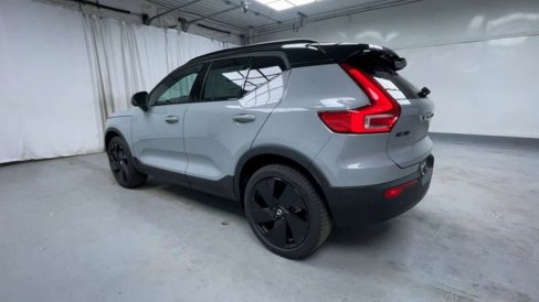 New 2026 Volvo XC40 B5 Ultra w/ Protection Package Premier image 21