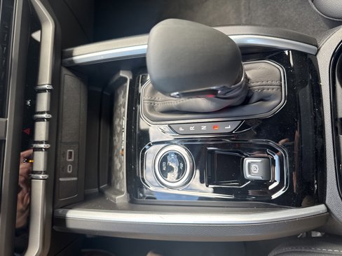 New 2025 Chevrolet Colorado LT w/ LT Convenience Package image 34