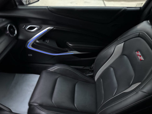 Used 2018 Chevrolet Camaro SS image 35