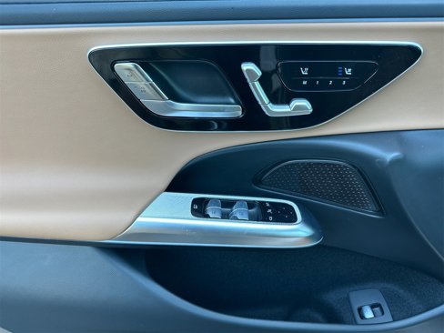New 2026 Mercedes-Benz E 350 4MATIC Sedan image 11
