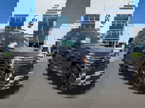 New 2025 Volkswagen Atlas Peak Edition SE image 1