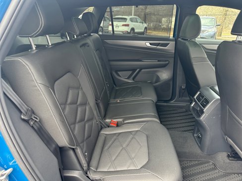 New 2025 Volkswagen Atlas Cross Sport SE image 29