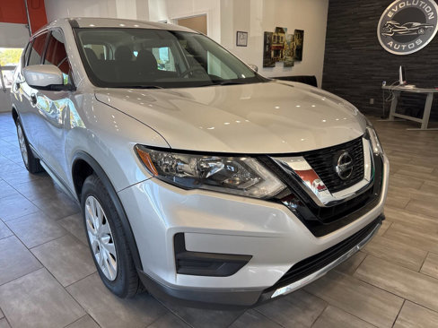 Used 2018 Nissan Rogue S image 2