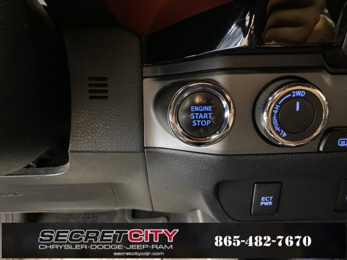 Used 2017 Toyota Tacoma TRD Off-Road w/ Tow Package (A/T) image 17