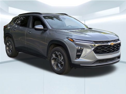 Used 2025 Chevrolet Trax LT image 8