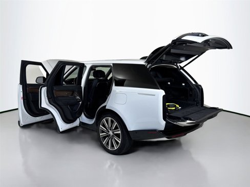 Used 2025 Land Rover Range Rover Autobiography image 40