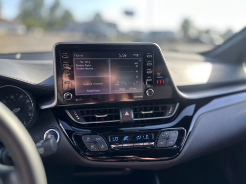 Used 2022 Toyota C-HR XLE image 33