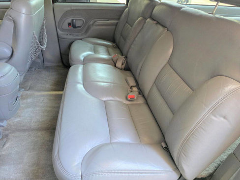 Used 1999 Chevrolet Suburban 4WD w/ Preferred Equipment Group 3 image 36