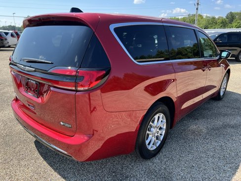 New 2026 Chrysler Pacifica Select image 7