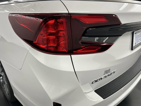 New 2026 Honda Odyssey Touring image 13