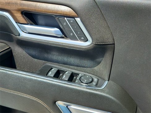 Used 2024 Chevrolet Silverado 3500 High Country image 35