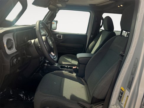 Used 2024 Jeep Wrangler Sahara image 9