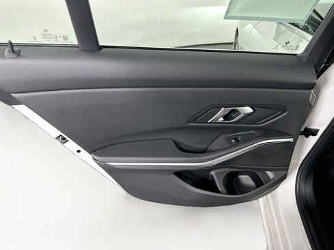 Used 2025 BMW 330i Sedan image 27