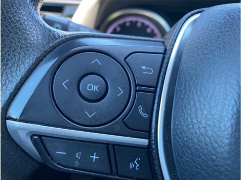 Used 2022 Toyota Camry LE image 18