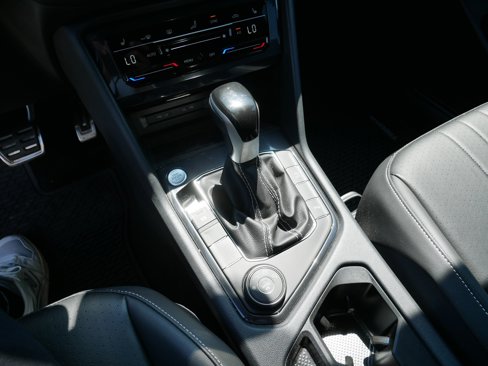Certified 2024 Volkswagen Tiguan SE R-Line image 34