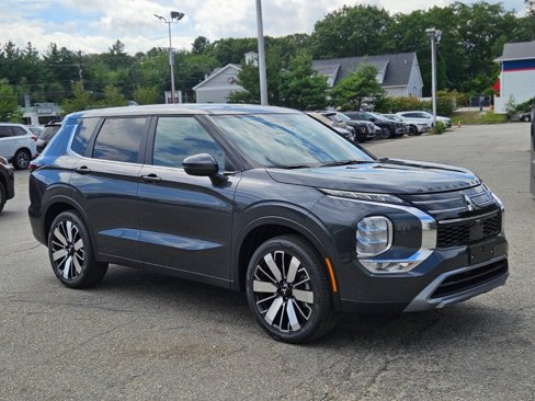 New 2025 Mitsubishi Outlander SE image 6