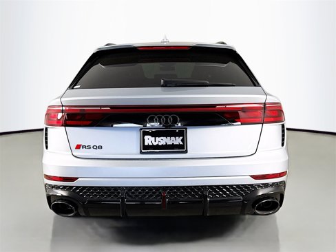 New 2025 Audi RS Q8 performance image 6