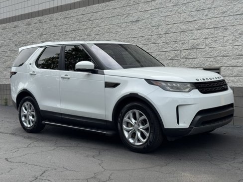 Used 2019 Land Rover Discovery SE image 18