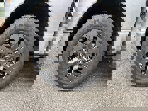 New 2025 Ford F150 Lightning XLT image 33
