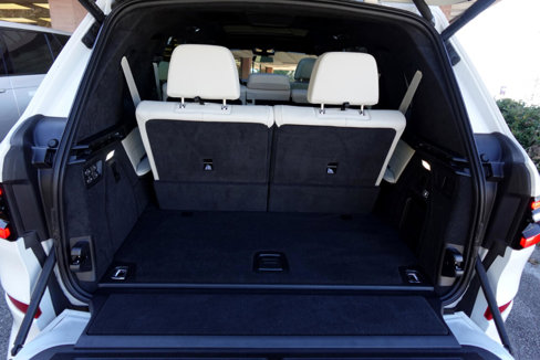Used 2023 BMW X7 xDrive40i w/ M Sport Package image 27