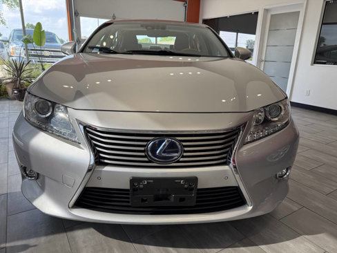 Used 2014 Lexus ES 300h image 2