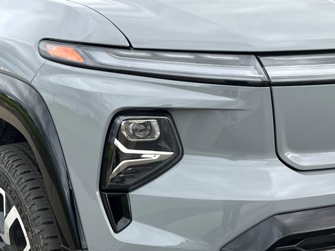New 2025 Chevrolet Silverado EV RST image 30