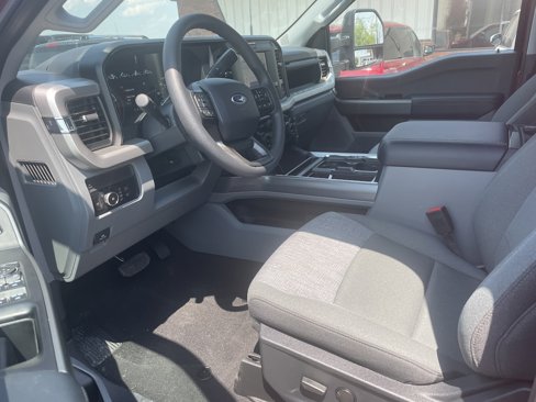 New 2025 Ford F250 XLT w/ FX4 Off-Road Package image 7