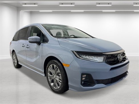 New 2026 Honda Odyssey Touring image 9