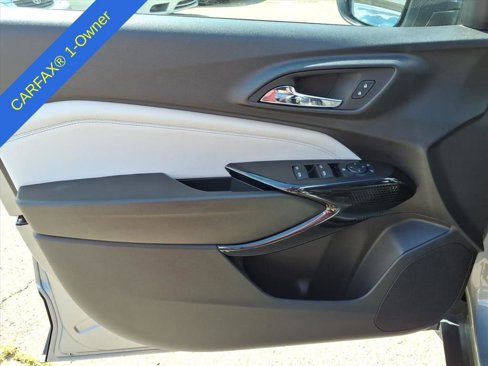 Used 2025 Chevrolet Trax LT image 14