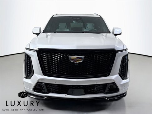 Used 2025 Cadillac Escalade ESV V image 9