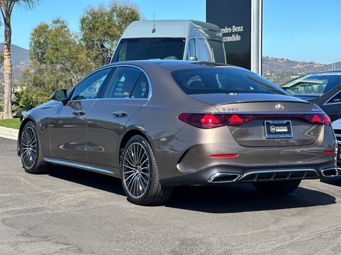 New 2026 Mercedes-Benz E 350 4MATIC Sedan image 5