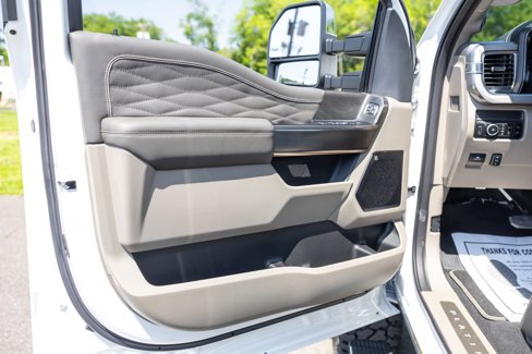Used 2025 Ford F450 Platinum w/ Platinum Plus Package image 33