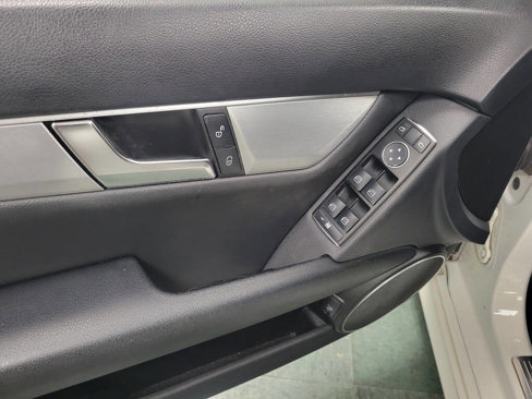 Used 2014 Mercedes-Benz C 250 Sedan image 36