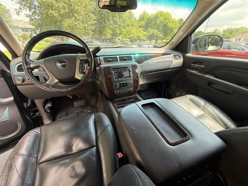 Used 2011 GMC Yukon XL Denali image 29