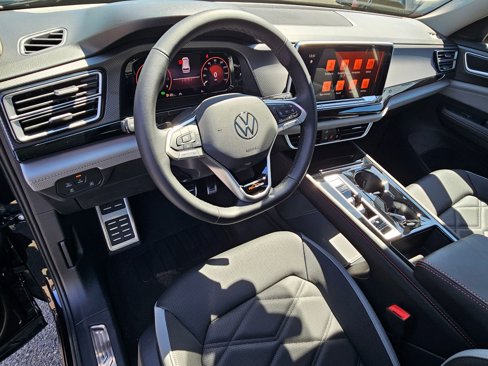 New 2025 Volkswagen Atlas Peak Edition SE image 12