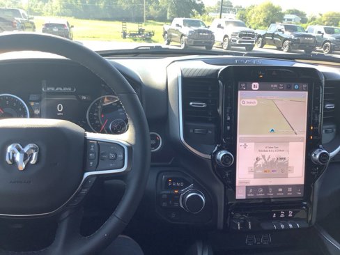 New 2026 RAM 1500 4x4 Crew Cab image 15